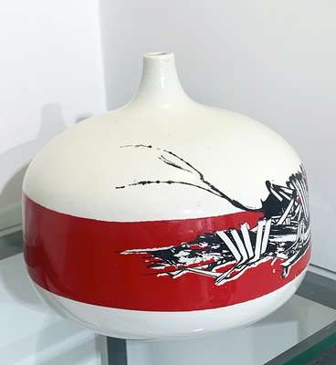Small red and black vase - Scanavino Emilio